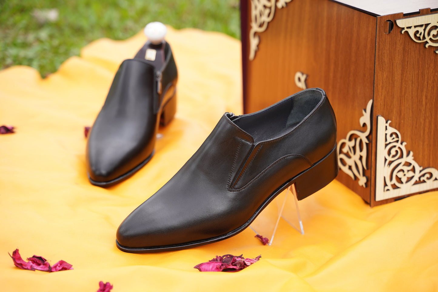 Black Men Loafer Pointed Toe Whole Cut Men Loafer Slip Ons Made-To-Order Bespoke Men Shoe Leather Sole Custom Men Shoes