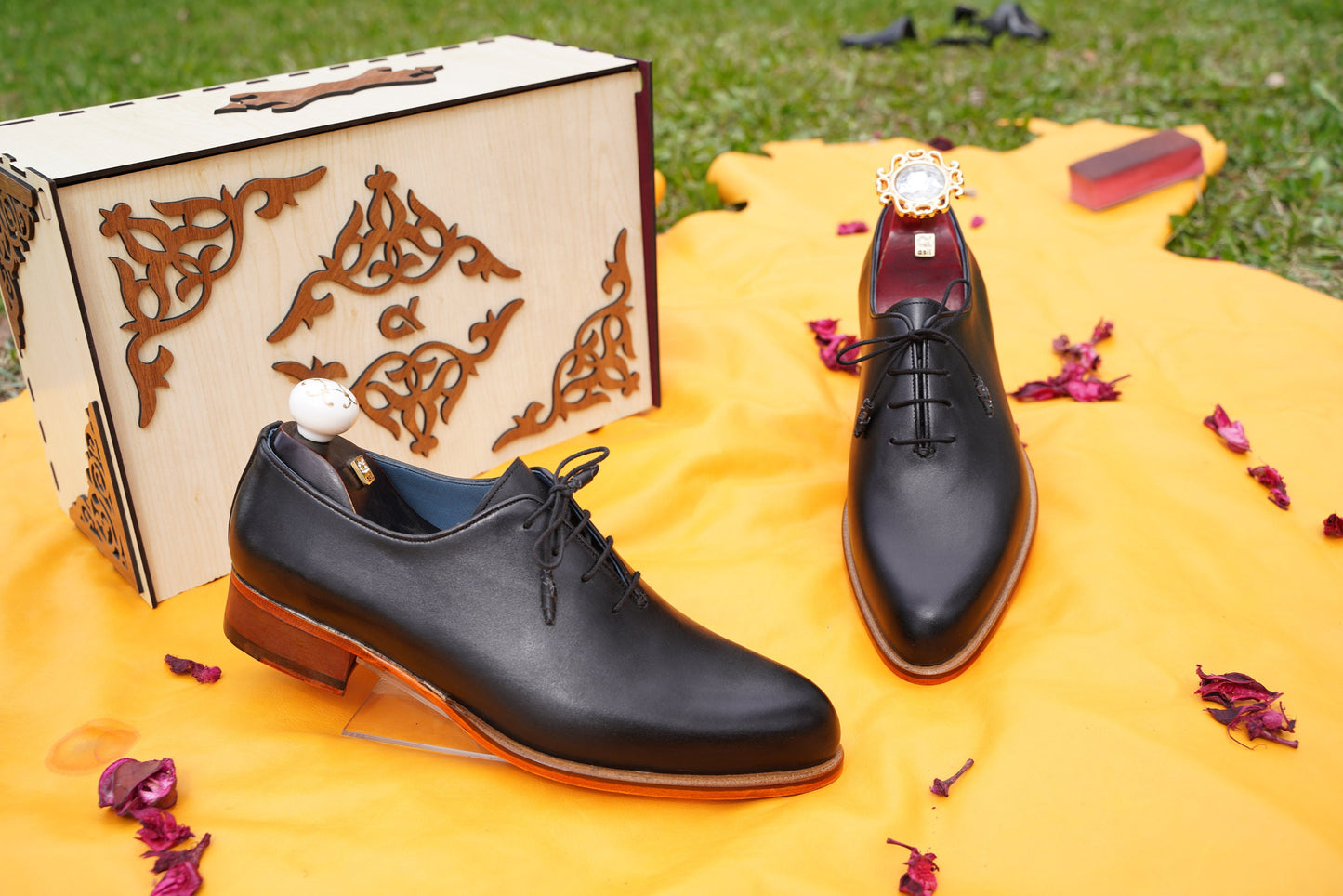 AsilShoestr| Men's Handmade Black Leather Whole Cut Formal Oxford Lace Up Shoes Whole Cut Men Shoes, Bespoke Made-To-Order